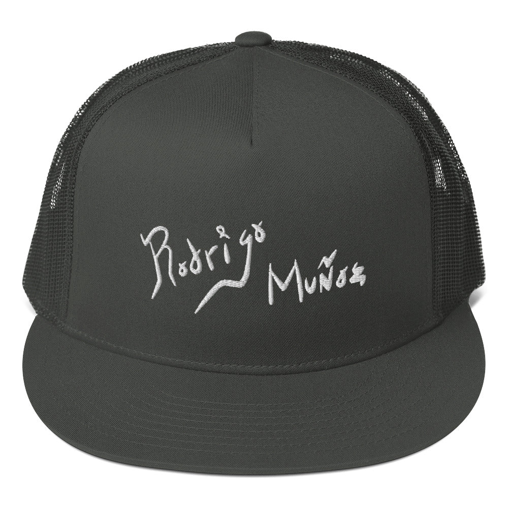 Gorra Rejilla Rodrigo Muñoz Logo Blanco